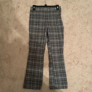 Aeropostale Medium M plaid pants. Slack material. Perfect office or casual wear